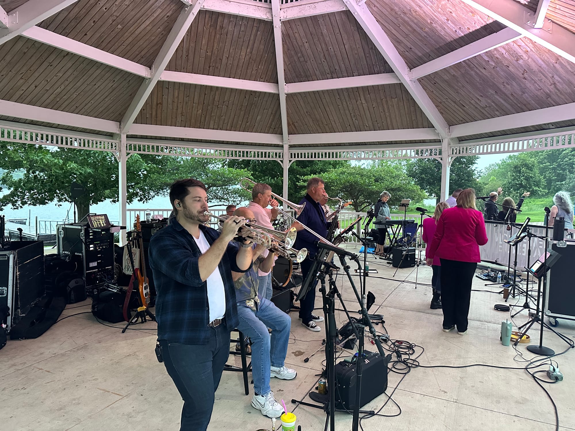 Emerson Avenue live